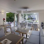 Gala Отель Риччоне